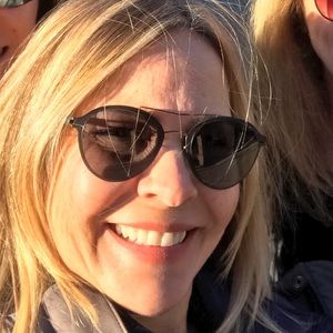 Meet your Posher, Cynthia